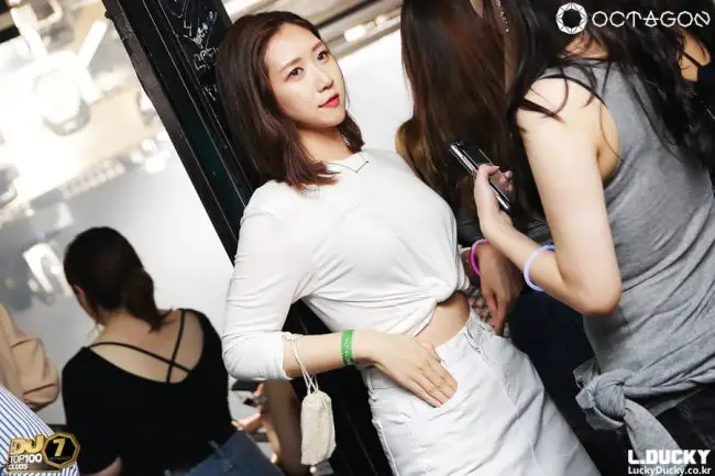 Meet girls near you Seoul singles nightlife bars Gangnam