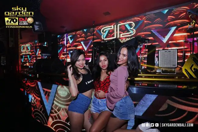 Dating guide Bali meet single girls Kuta pick up bars