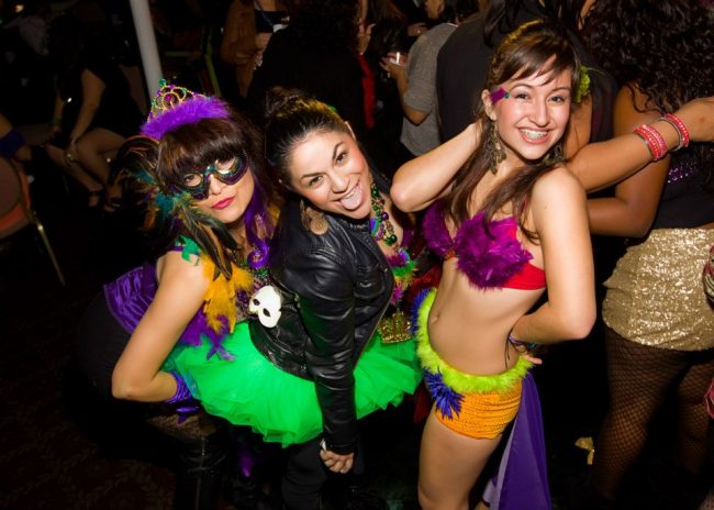 bourbon-street-mardi-gras-sexy-party-girls-new-orleans