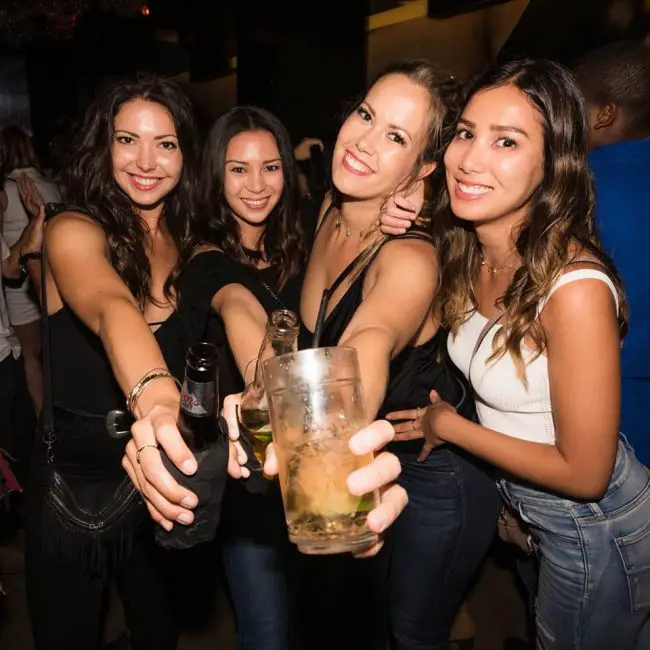 Best Places To Meet Girls In Honolulu & Dating Guide