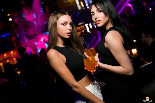 Girls near you Kiev singles nightlife hook up bars Arena City.