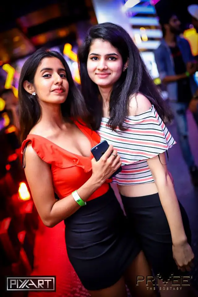 Hook pick up bares de expatriados Nueva Delhi vida nocturna para solteros Paharganj