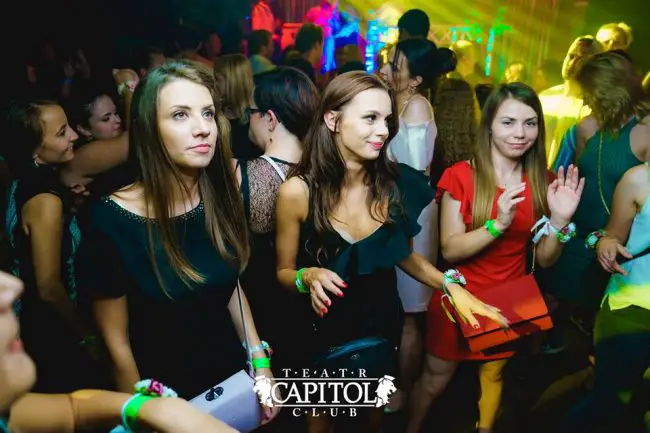 Girls near you Warsaw nightlife hook up bars Mazowiecka