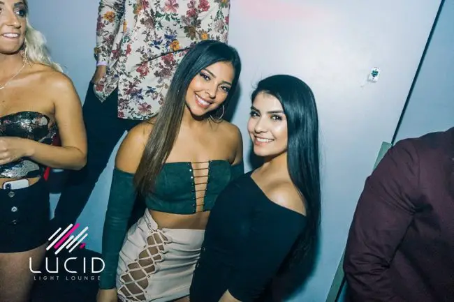 Girls near you Milwaukee singles nightlife hook up bars