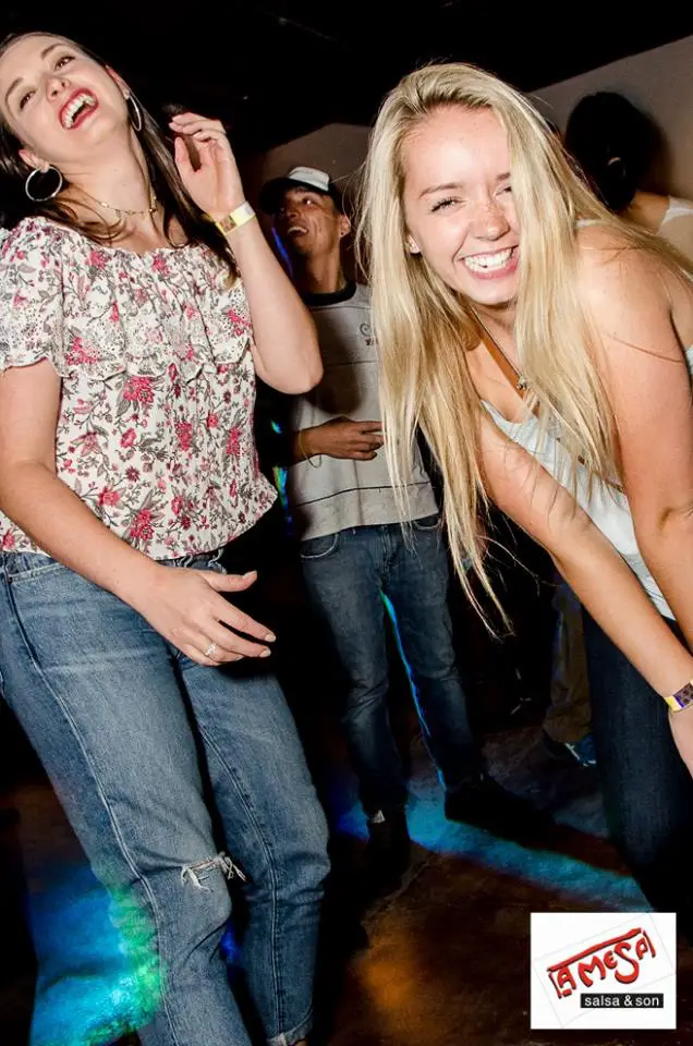 Girls near you Cuenca singles nightlife hook up bars