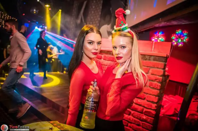 Singles nightlife Old Town Brno pick up girls get laid