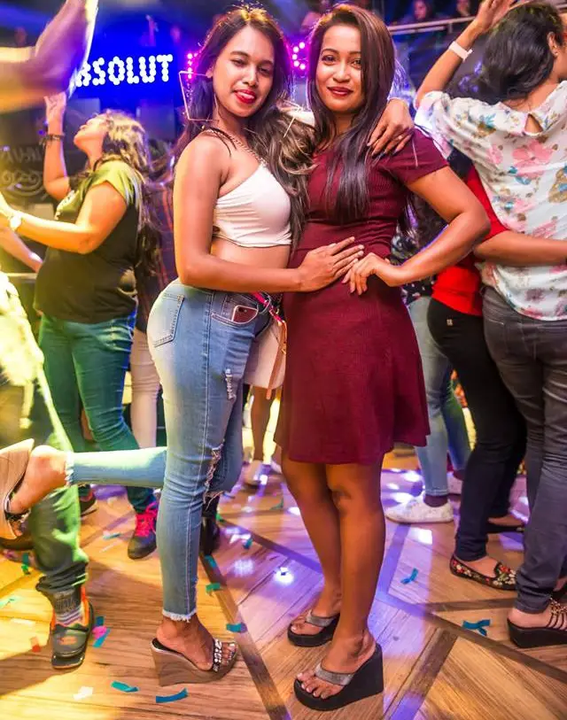Girls near you Chennai singles nightlife hook up bars