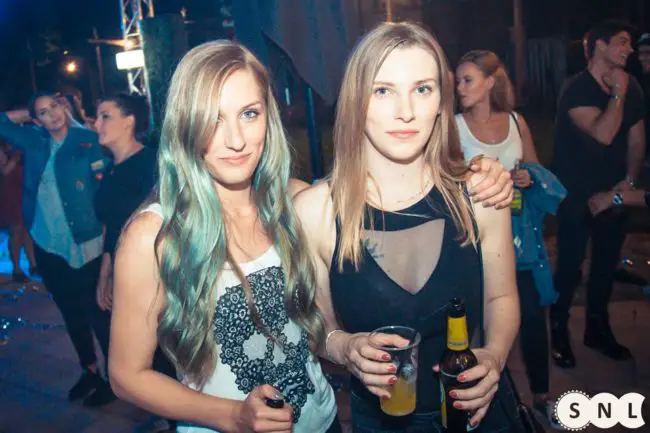 Singles nightlife Duisburg pick up girls get laid