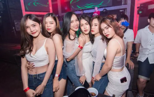 Singles nightlife Udon Thani pick up girls get laid