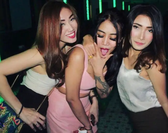 Singles nightlife Palembang pick up girls get laid