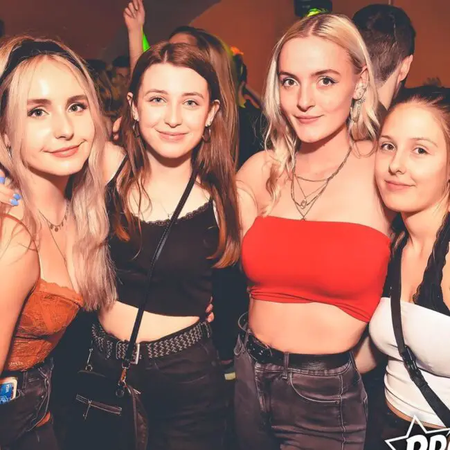 Singles nightlife Cambridge UK pick up girls get laid