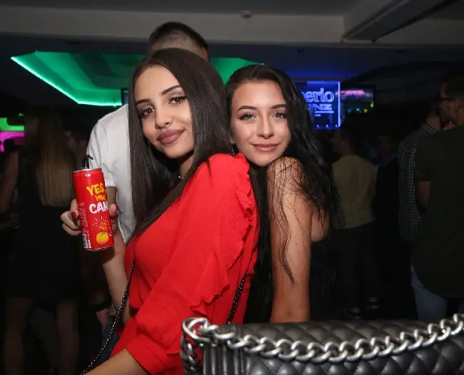 Girls near you Linz singles nightlife hook up bars